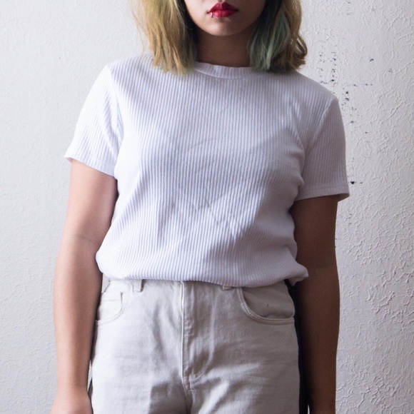 White ribbed tshirt - PLEASE COMMENT BEFORE BUYING - Picture 1 of 2